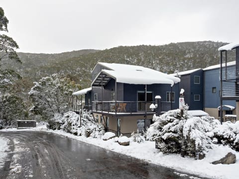 Property building, Natural landscape, Mountain view