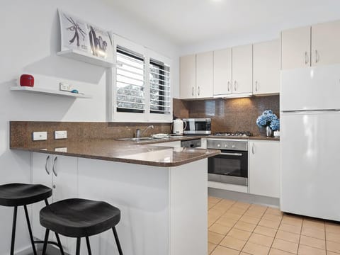 Kitchen or kitchenette, minibar, pet friendly, stove