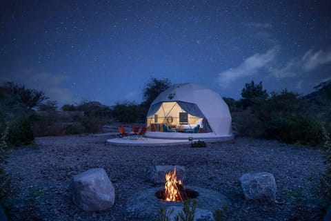 Property building, Night, Natural landscape, BBQ facilities, View (from property/room), View (from property/room), Balcony/Terrace, flat iron