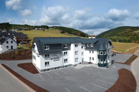 Facade/entrance, Bird's eye view