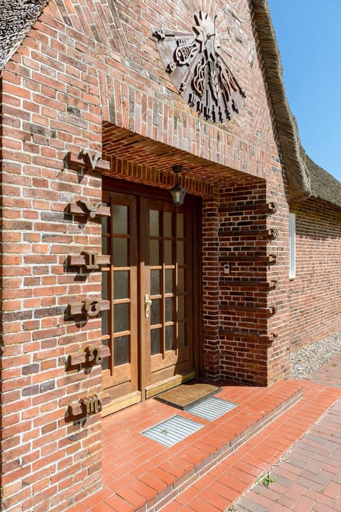 Alte Schule unter Reet- Klassenzimmer Apartment in Nordfriesland