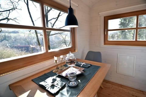 Spring, Day, Dining area, On site, Garden view