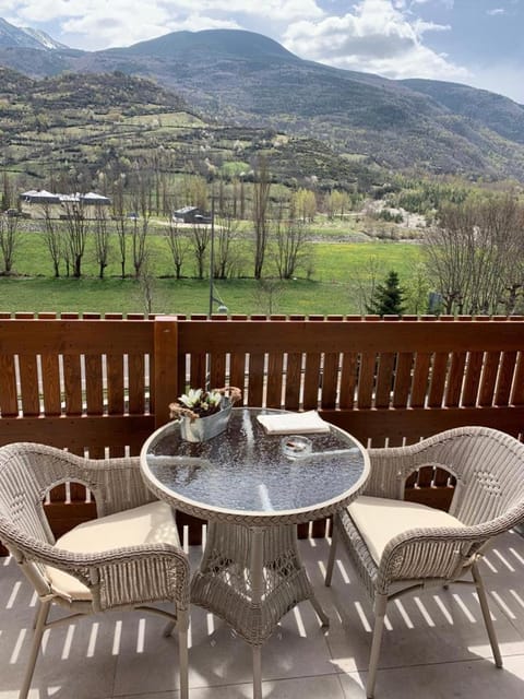 Balcony/Terrace, Mountain view