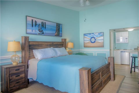 Sea and Breeze Hotel and Condo Resort in Tybee Island