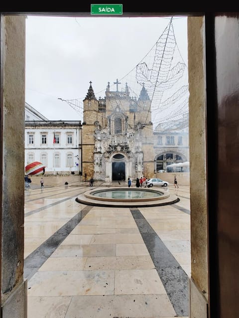 Facade/entrance, Landmark view, Location