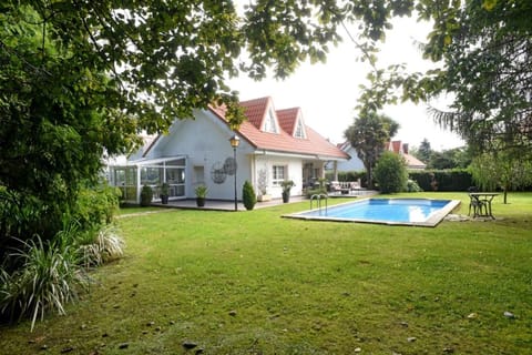 Property building, Garden, Garden view, Swimming pool