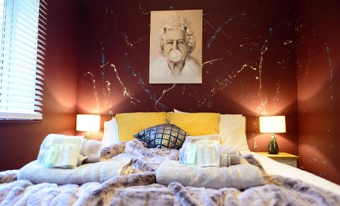 2 Bedroom Apartment -Sleeps 4- Big Savings On Long Stays! Condominio in Canterbury