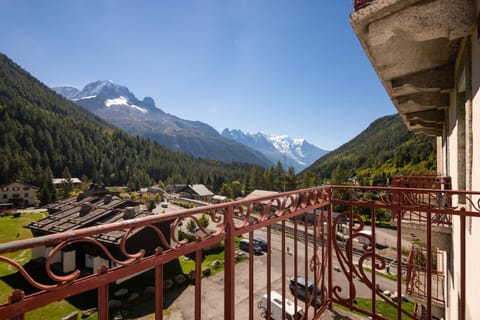 Balcony/Terrace, Mountain view