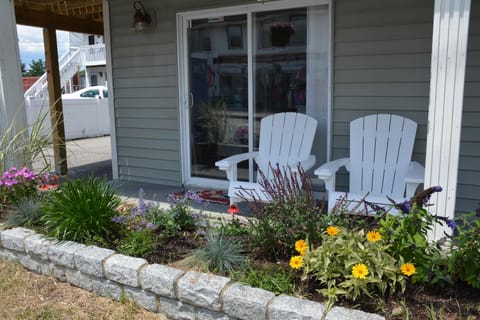 Property building, Seating area