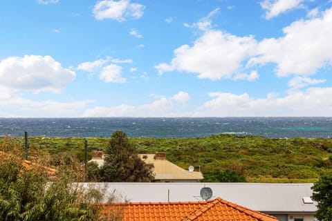 Beachside at Margaret River - Spacious Family Beach House in Exclusive Prevelly Location Haus in Mitchell Drive