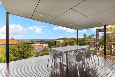 Beachside at Margaret River - Spacious Family Beach House in Exclusive Prevelly Location Casa in Mitchell Drive