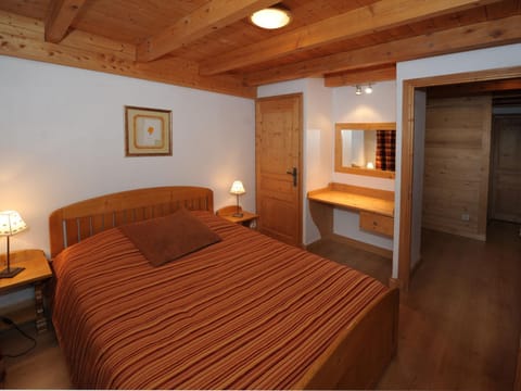 Les Menuires : Duplex 4 Pièces 8/10 pers, Wifi, Casier à Skis - FR-1-452-83 Apartment in Les Allues