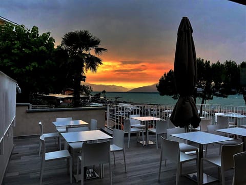 Natural landscape, Balcony/Terrace, Lake view