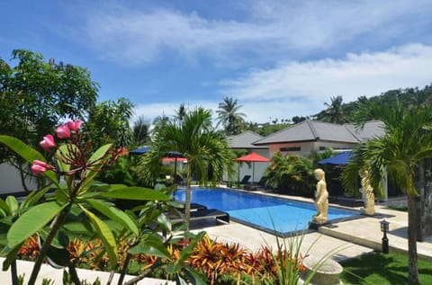 Explorer Lombok from The Shared Pool For 2 House in Batu Layar