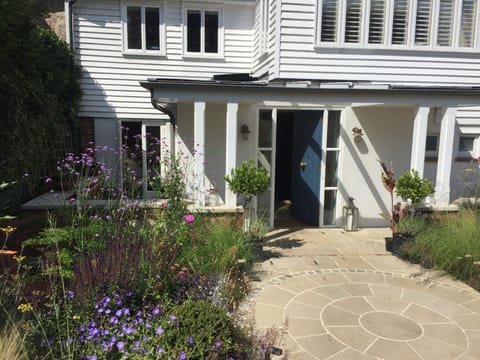 Patio, Facade/entrance, Garden