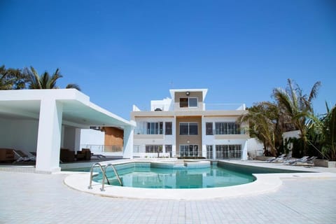Villa Somone pied dans l’eau Villa in Senegal
