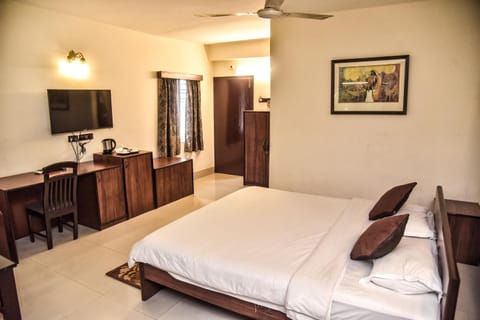 Wise Owl Comfotel Bed and Breakfast in Kolkata