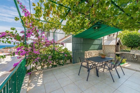 Apartments Bubi - sea view Condo in Trogir