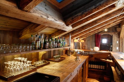 Lounge or bar, Drinks