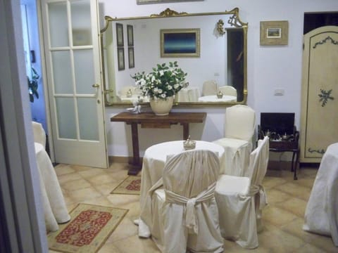 Communal lounge/ TV room, Dining area