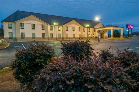 Sleep Inn & Suites Hotel in Tuscaloosa