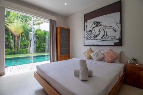 Bedroom, Pool view, Swimming pool