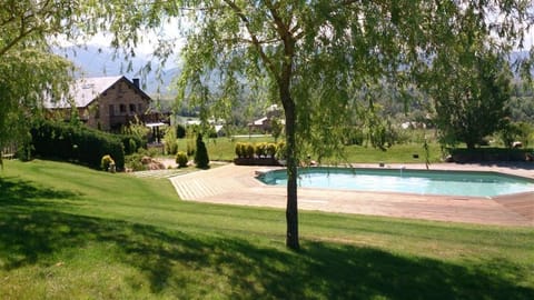 Casa con encanto, jardín, vistas y piscina Chalet in Cerdanya