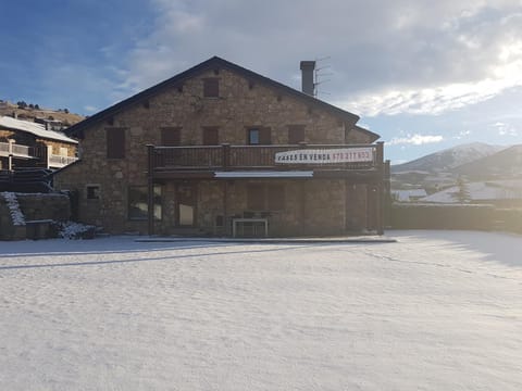 Casa con encanto, jardín, vistas y piscina Chalet in Cerdanya