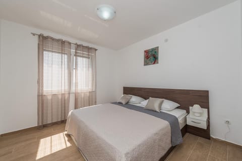 Villa Star 6 luxury apartment with a pool Copropriété in Novalja