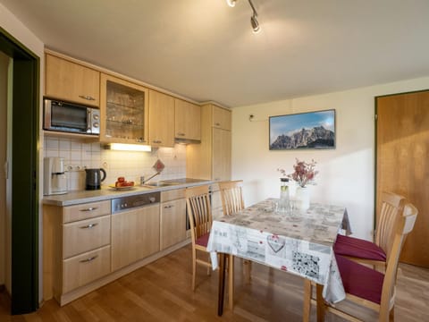 Dining area, kitchen