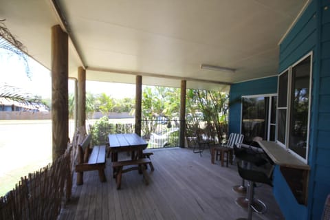 CASTAWAY BEACH HOUSE- NO Parties - NO Pets Vacation rental in Agnes Water