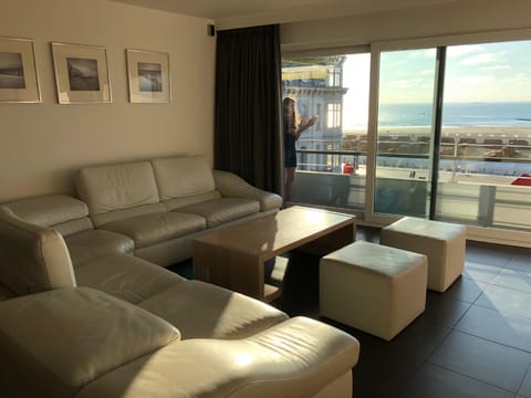 Panoramic view on beach, ships, sea - place to be Condo in Ostend