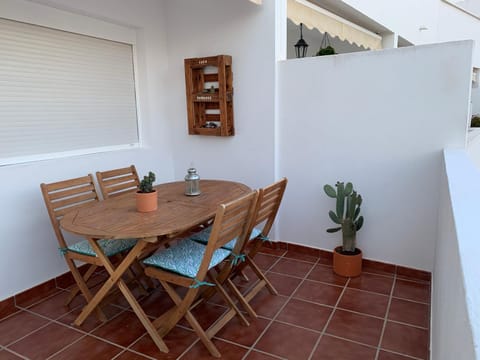 Patio, Dining area