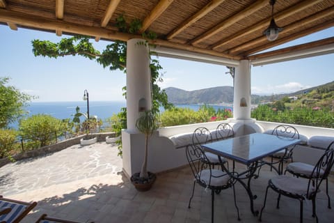 2 bedrooms house at Lipari 300 m away from the beach with sea view furnished terrace and wifi House in Canneto