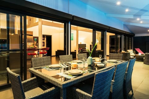 Villa REVE AUSTRAL, classée 3 étoiles, avec piscine et vue sur mer pour 6 personnes Chalet in Réunion
