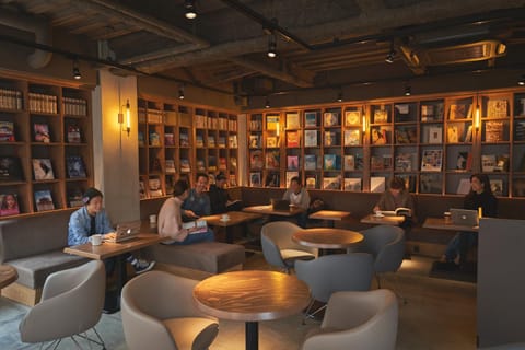 Restaurant/places to eat, Dining area