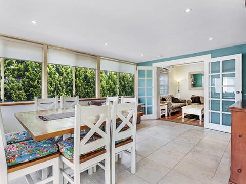 Oscars Pet Friendly Beach House 14 Tomaree Road Haus in Shoal Bay