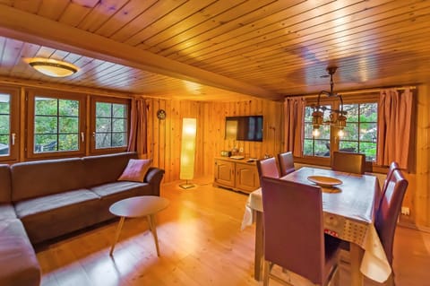 Charming Little Chalet for 6 People & Free Ski Lockers Chalet in Grindelwald