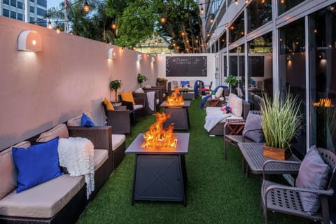 Patio, Day, Balcony/Terrace, Seating area