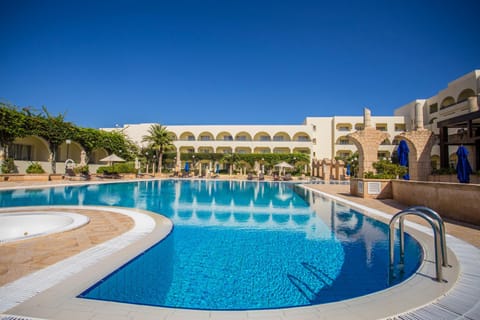 Property building, Pool view, Swimming pool