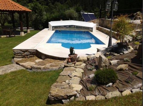 4 bedrooms villa with city view private pool and enclosed garden at Bizkaia Villa in Arratia-Nerbioi