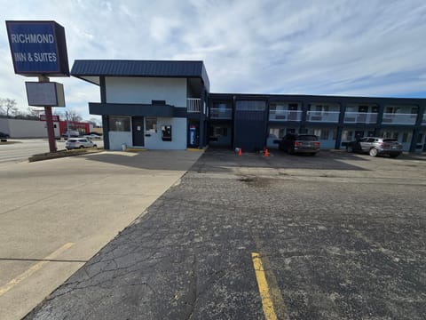 Richmond Inn and Suites Motel in Indiana