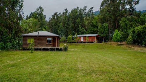 Cabañas Cerro Colorado Lago Colbún Nature lodge in Maule