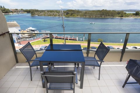 Balcony/Terrace, Lake view