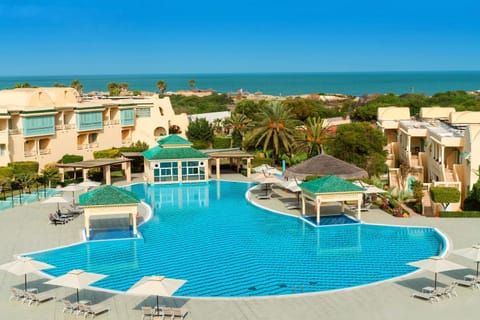 Pool view, Sea view