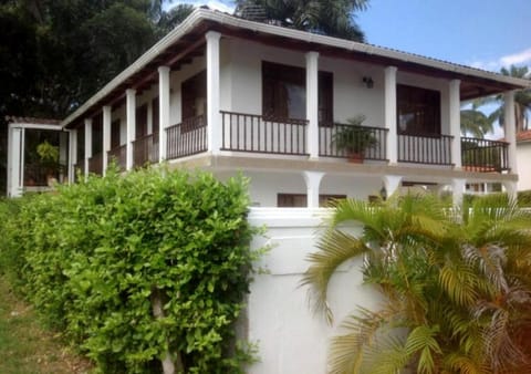 Casa Quinta con Piscina y Jacuzzi Privada en Melgar Casa in Melgar