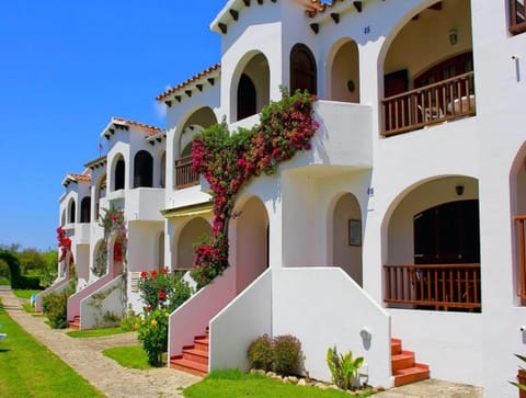 Apartamentos Girasols Gardens Sup 2-f Condo in San Jaime Mediterráneo