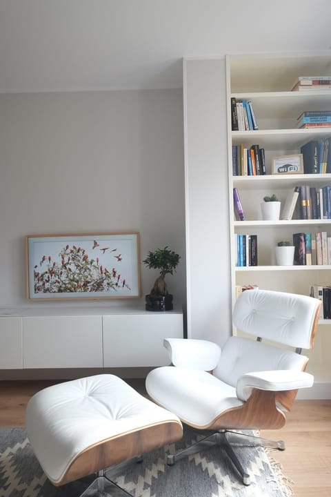 Library, Living room, Seating area