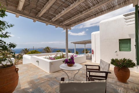 Patio, Day, Natural landscape, View (from property/room), Balcony/Terrace, Seating area, Dining area, Sea view