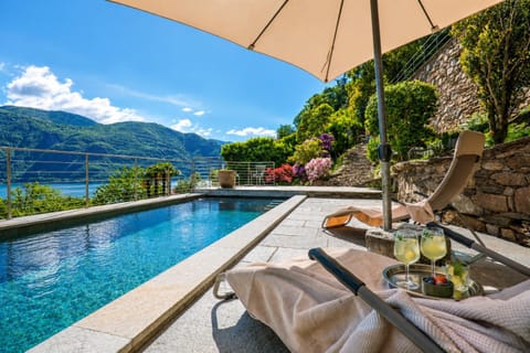 Lake view, Mountain view, Pool view, Swimming pool